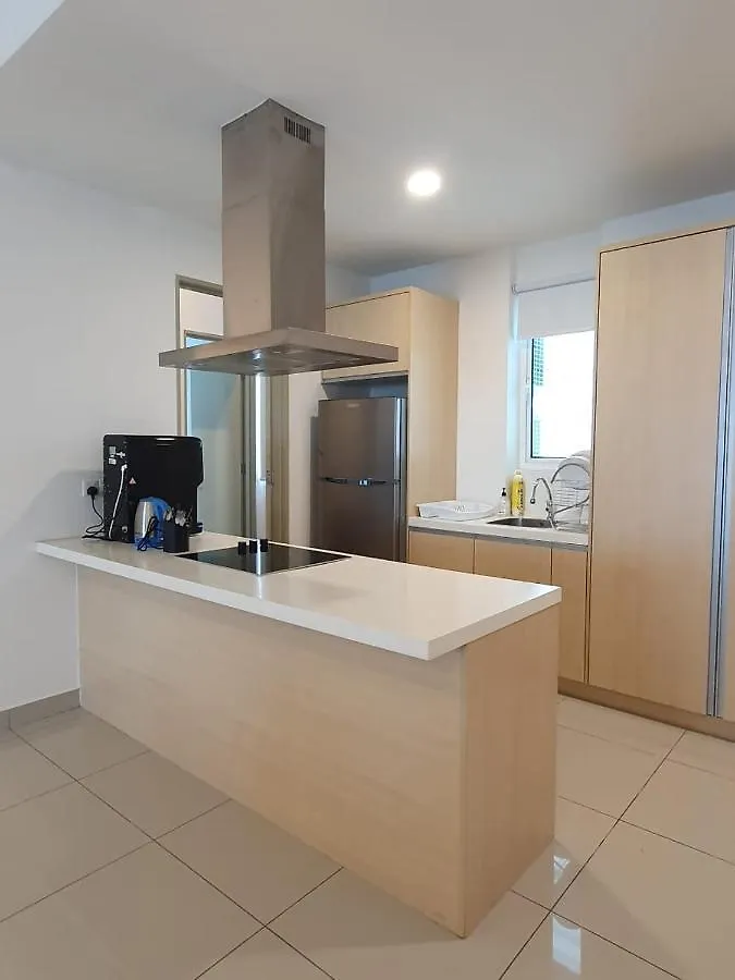 Seaview Condo 10Pax #10Minqueensbay #15Minspice Bayan Lepas 0*,